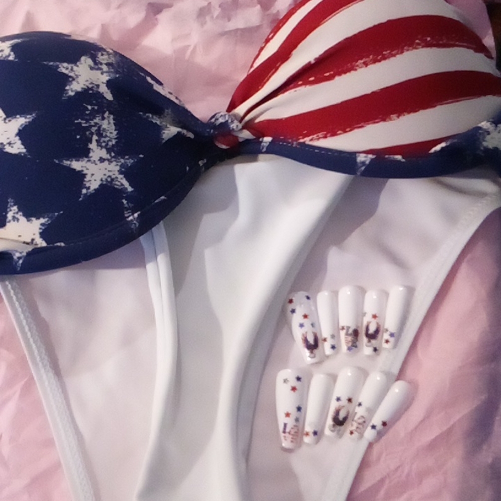 Set 6 matching nails and bikini size small